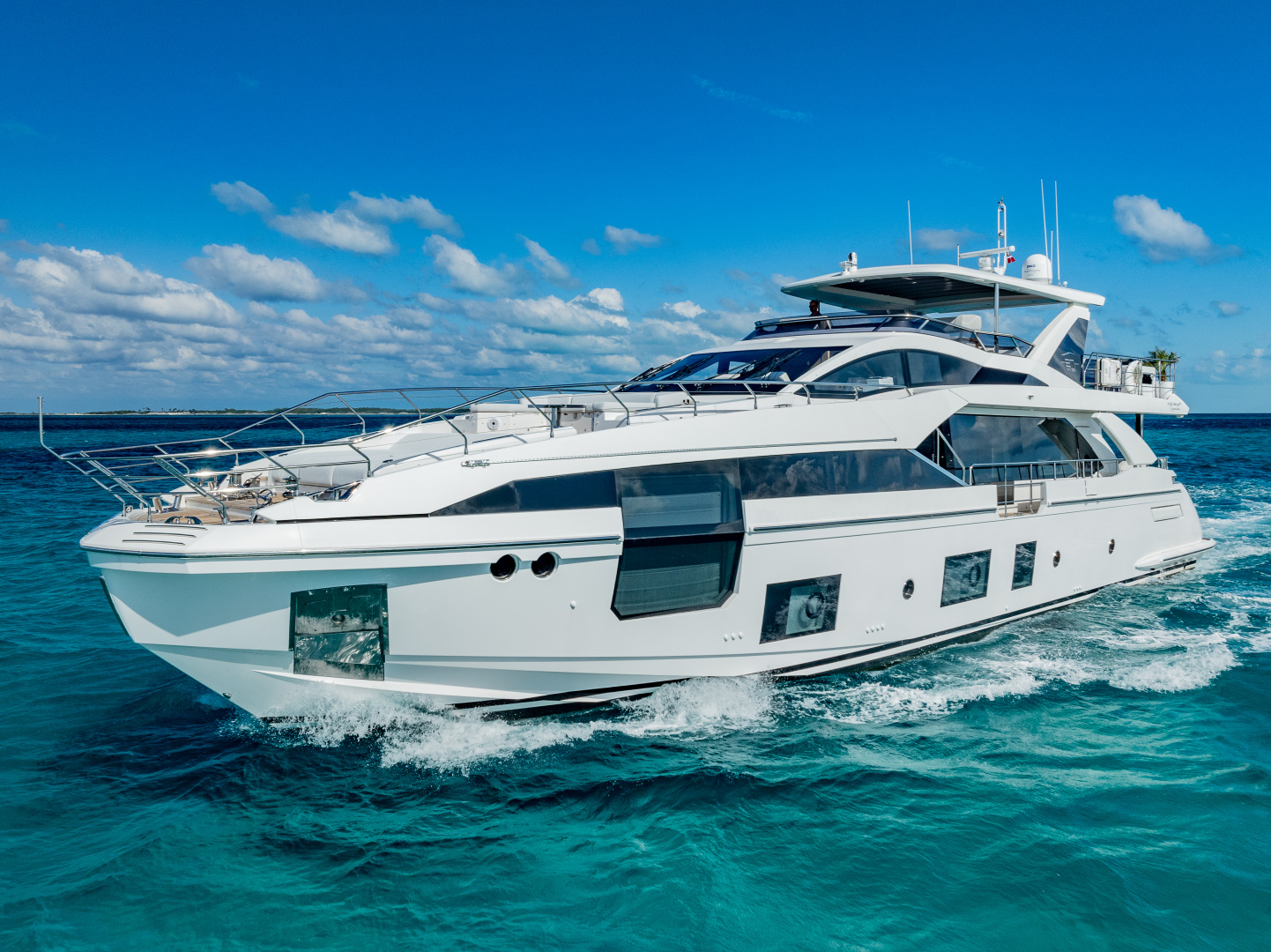 87ft Azimut Yacht For Sale