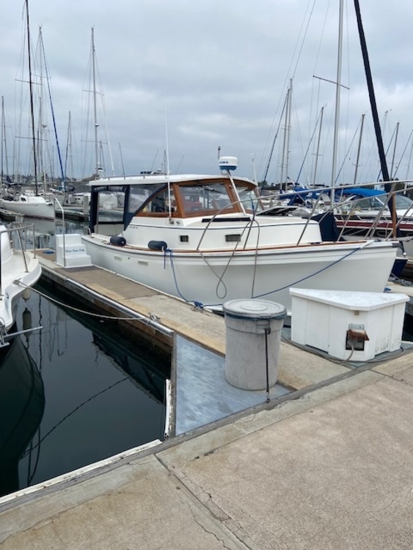 LAST COMMAND 28ft Cape Dory Yacht For Sale