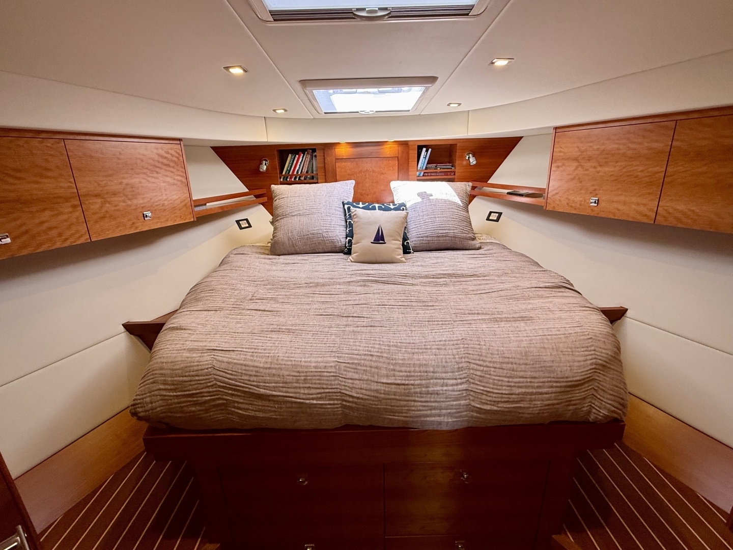 Uhuru 45ft Coastal Craft Yacht For Sale Uhuru 45ft Coastal Craft Yacht For Sale