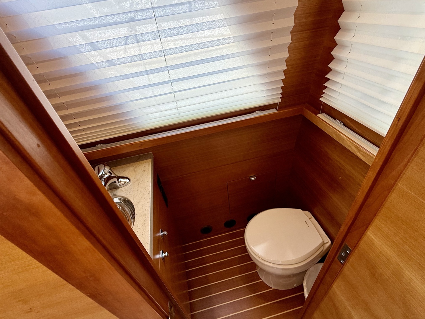 Uhuru 45ft Coastal Craft Yacht For Sale Uhuru 45ft Coastal Craft Yacht For Sale