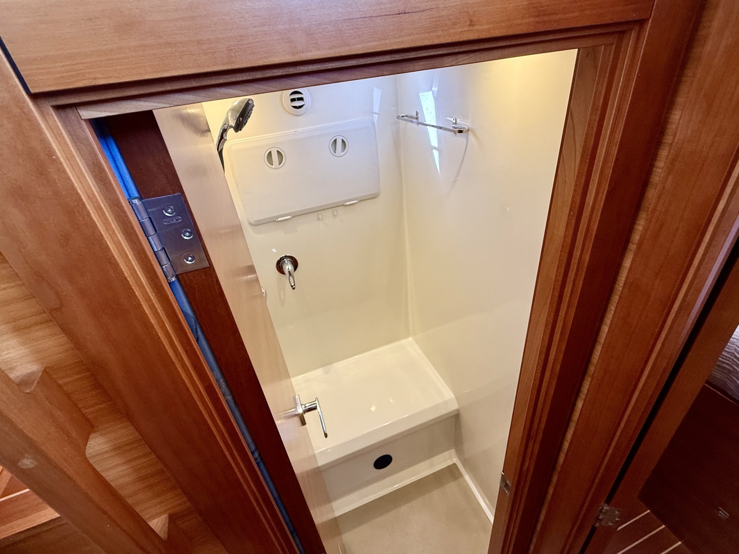 Uhuru 45ft Coastal Craft Yacht For Sale Uhuru 45ft Coastal Craft Yacht For Sale