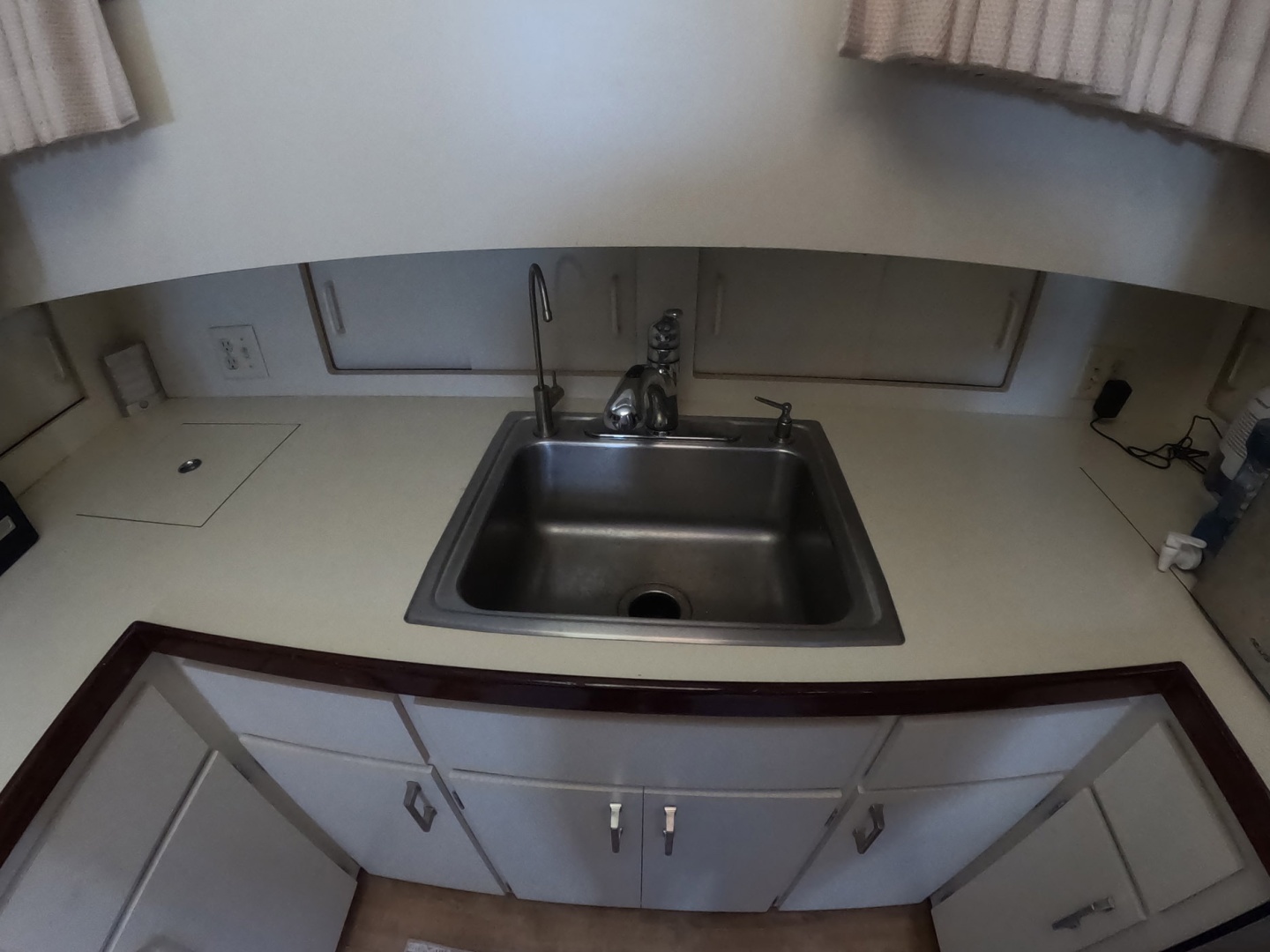 Lady Melan 54ft Hatteras Yacht For Sale