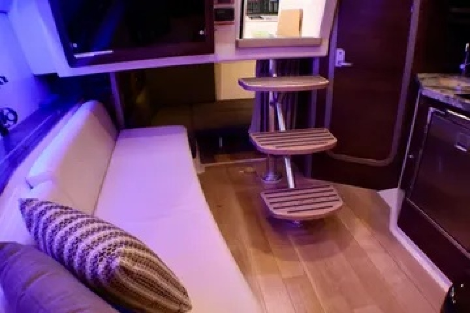 2020 Boston Whaler Conquest