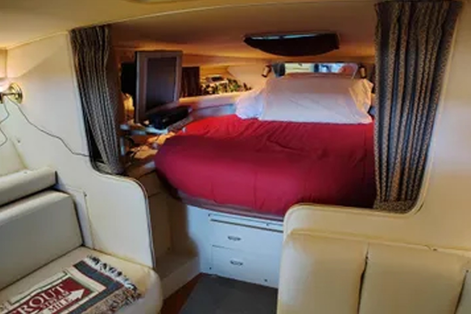 Just a Big Canoe 34ft Wellcraft Yacht For Sale Just a Big Canoe 34ft Wellcraft Yacht For Sale