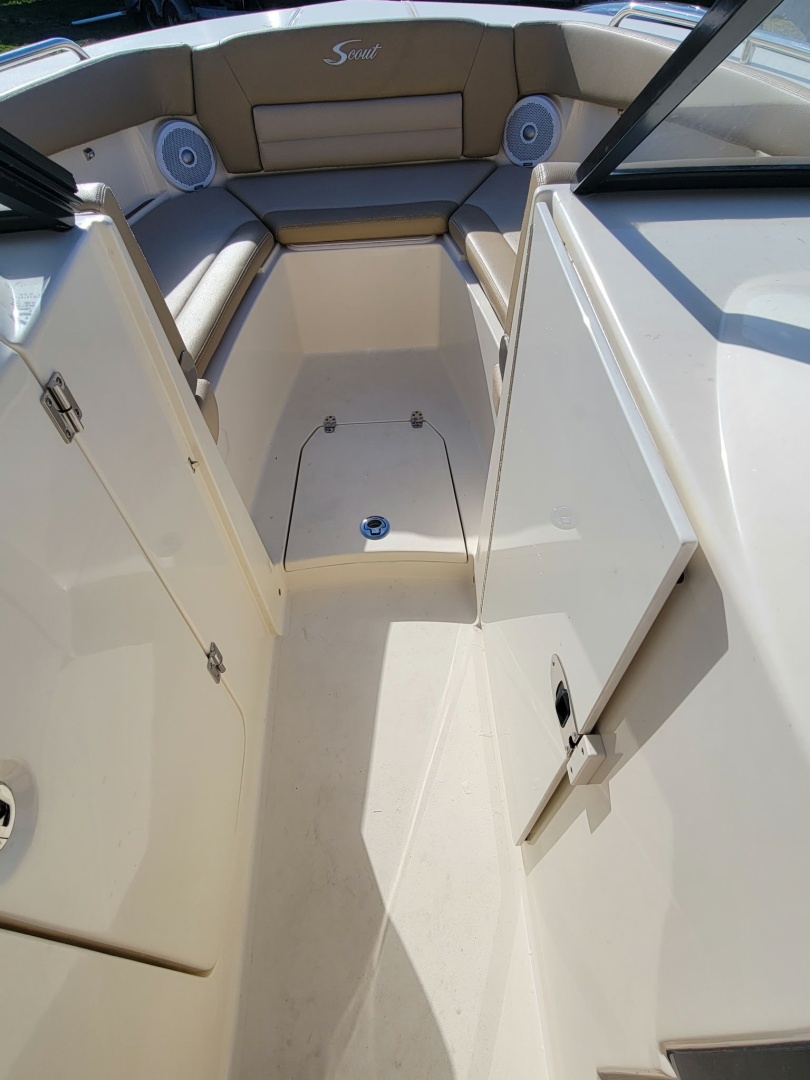 Into the Mystic 25ft Scout Yacht For Sale