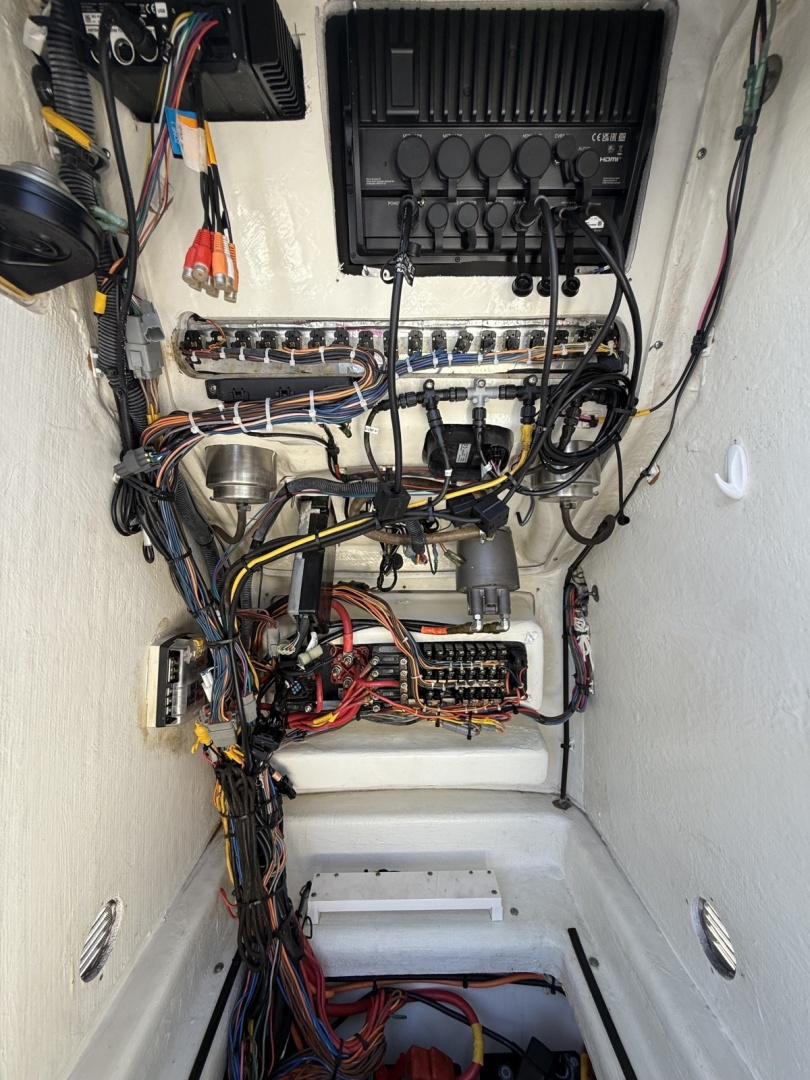 25ft Pathfinder Yacht For Sale