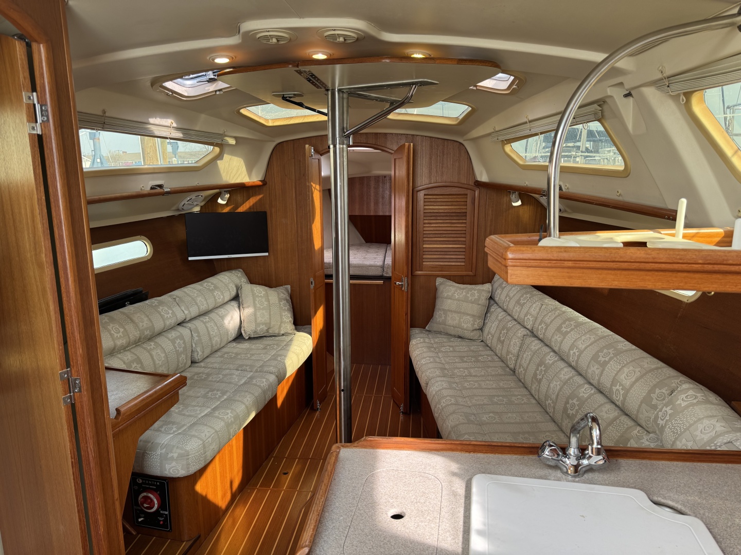 2002 Hunter 326  ldquo The Master Plan rdquo  32ft Hunter Yacht For Sale