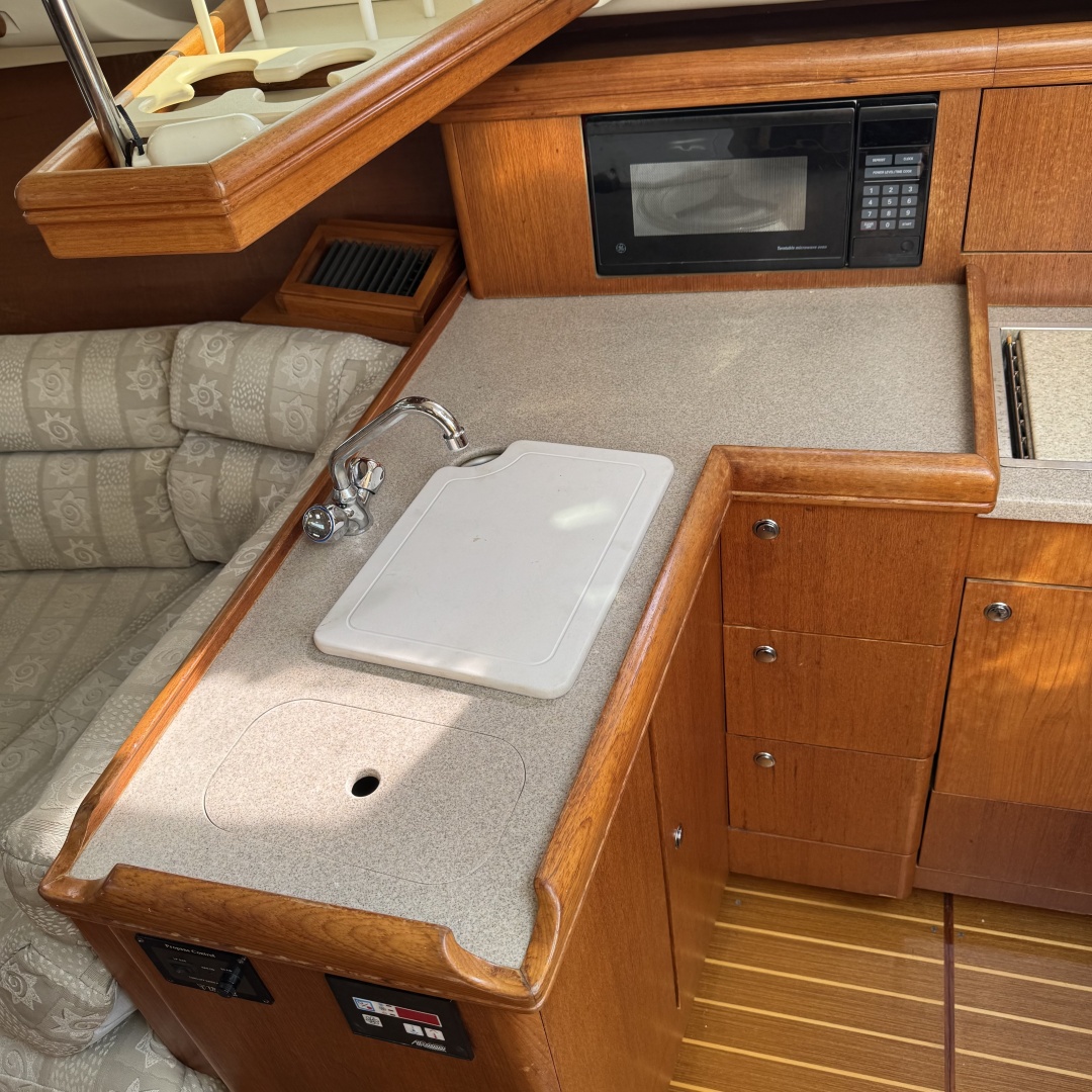 2002 Hunter 326  ldquo The Master Plan rdquo  32ft Hunter Yacht For Sale