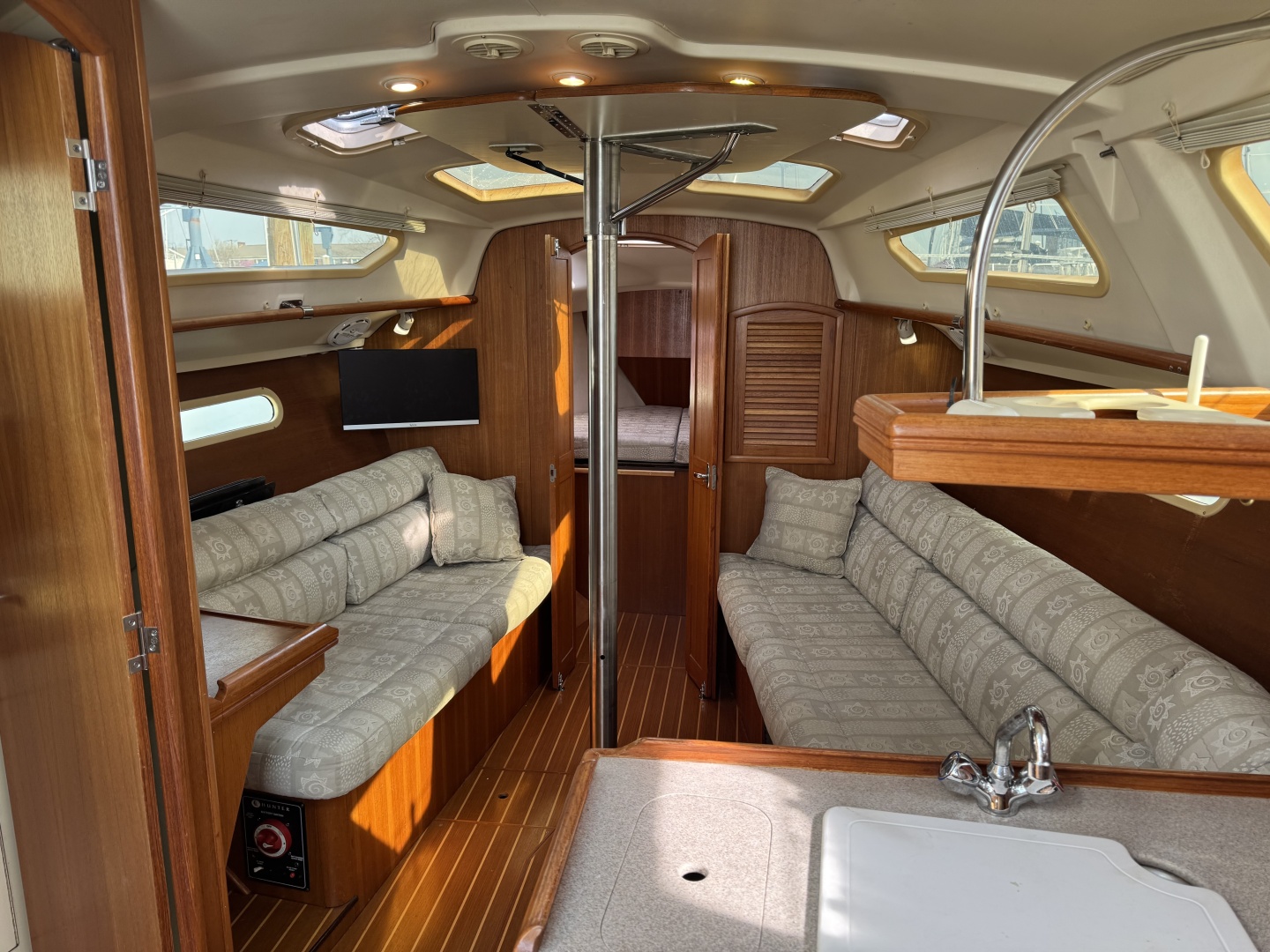 2002 Hunter 326  ldquo The Master Plan rdquo  32ft Hunter Yacht For Sale