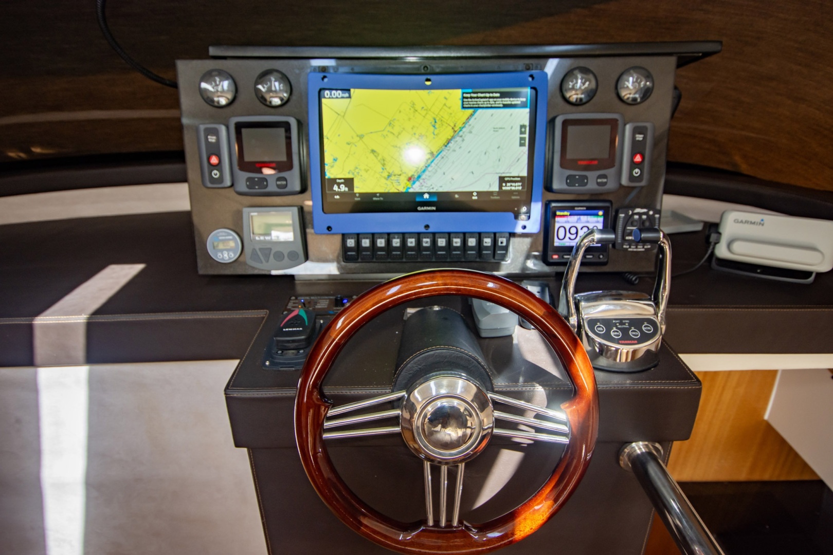 2019 Monachus Issa 45 Issa