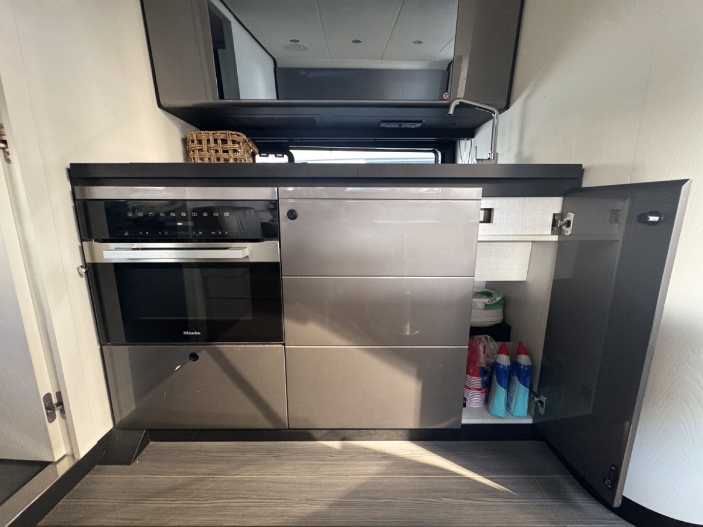 2023 Azimut Verve 47