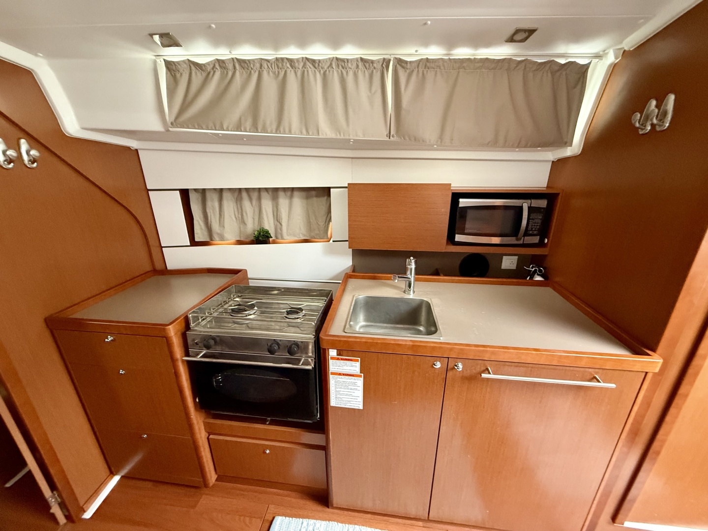 2016 Beneteau 38