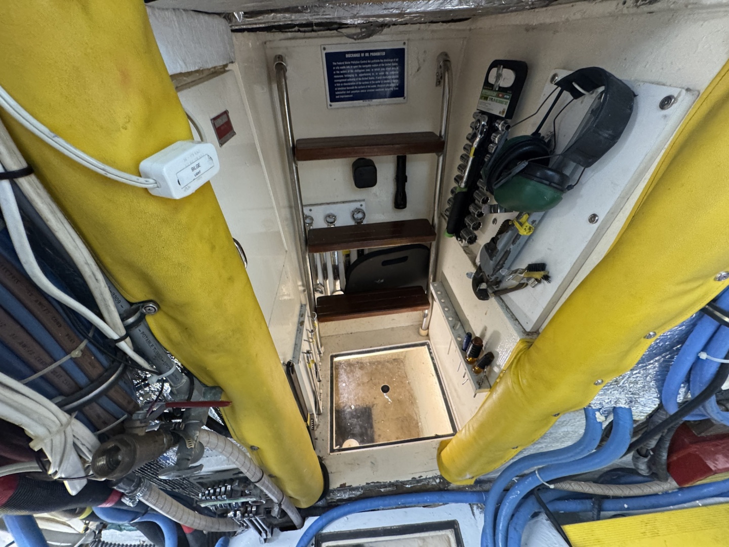 Aqua Terra 52ft Hatteras Yacht For Sale Aqua Terra 52ft Hatteras Yacht For Sale