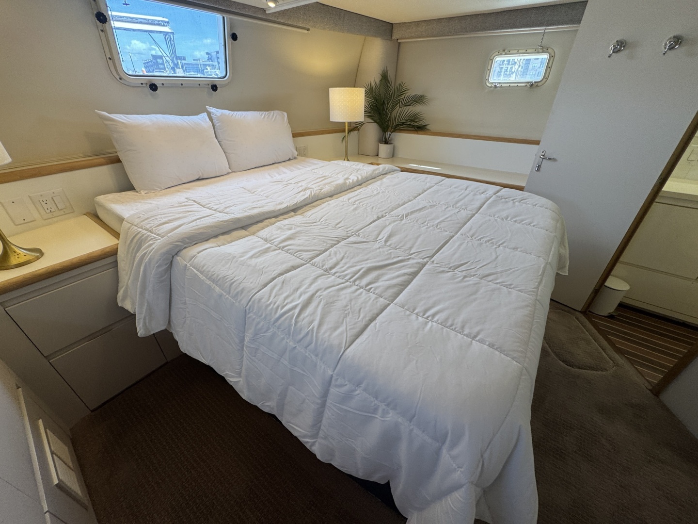 Aqua Terra 52ft Hatteras Yacht For Sale Aqua Terra 52ft Hatteras Yacht For Sale