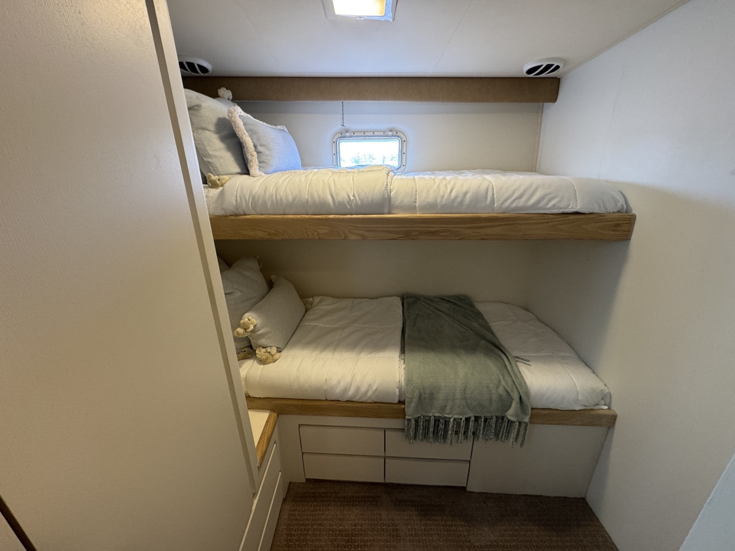 Aqua Terra 52ft Hatteras Yacht For Sale Aqua Terra 52ft Hatteras Yacht For Sale