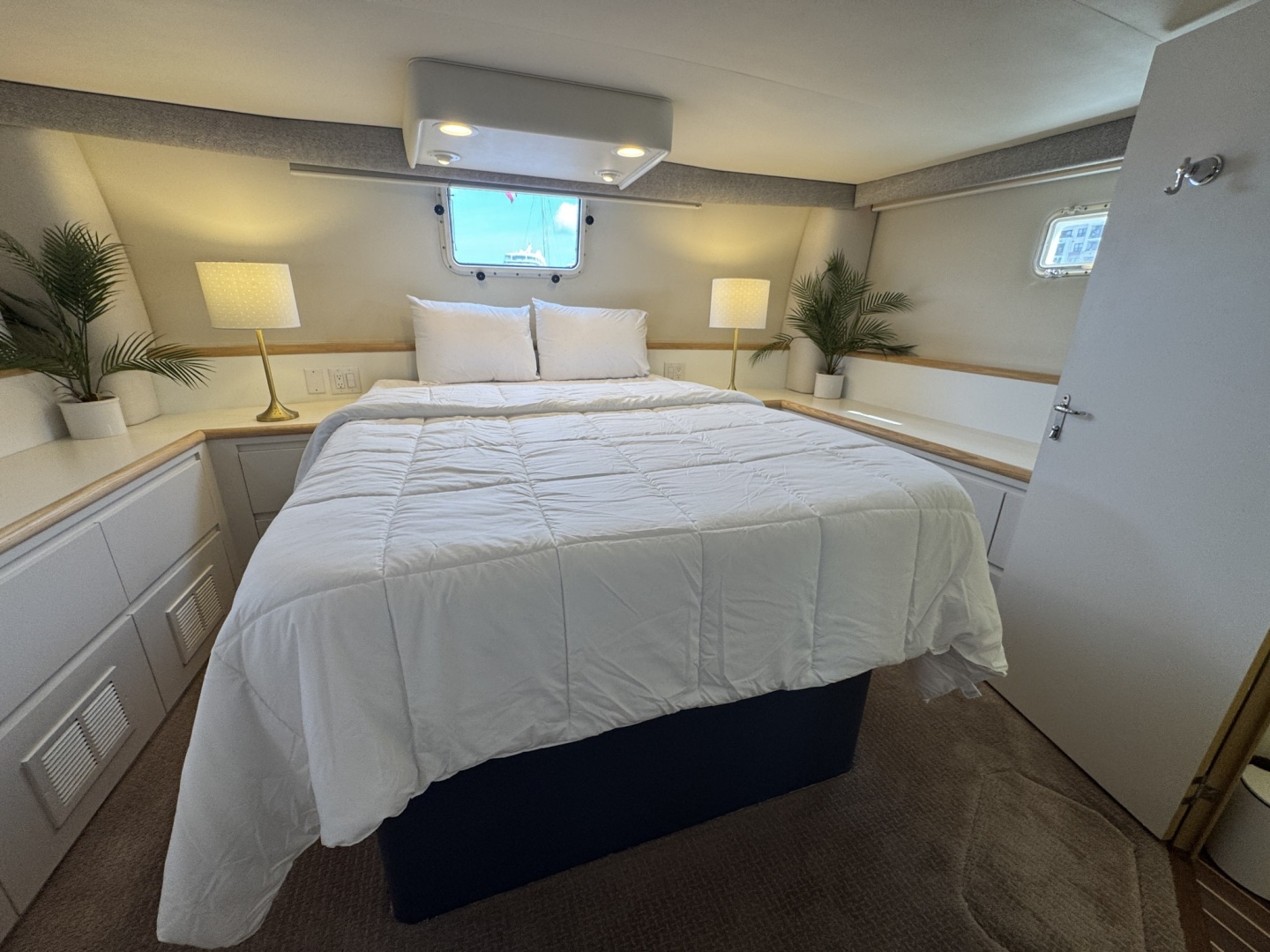 Aqua Terra 52ft Hatteras Yacht For Sale Aqua Terra 52ft Hatteras Yacht For Sale