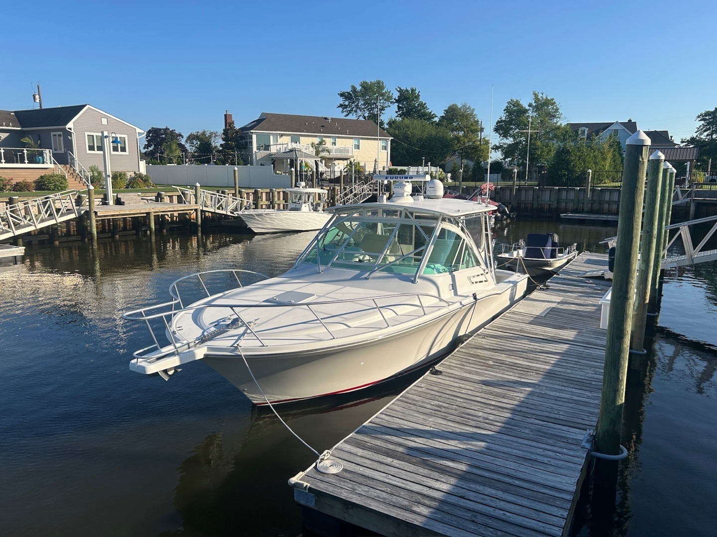 Cabo 32 Express — Outlaw