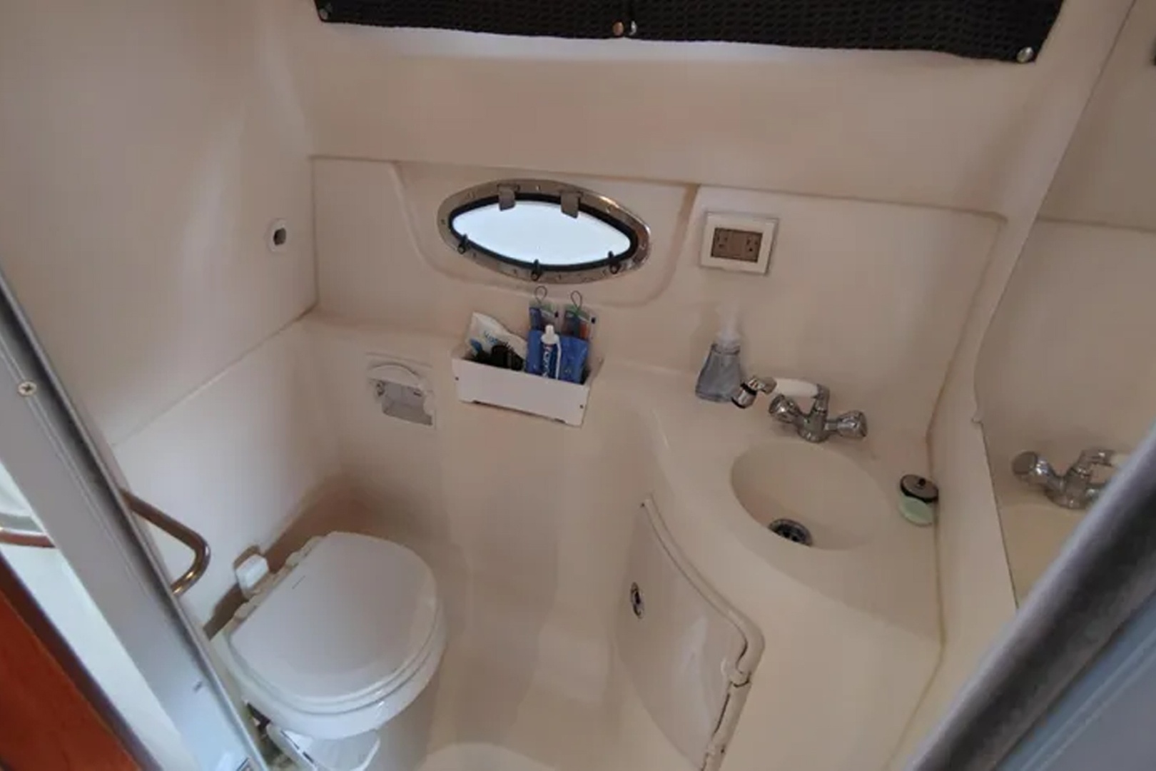 2008 Regal 2565 Window Express