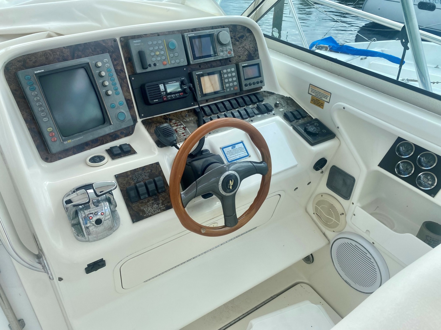 TEASER 37ft Sea Ray Yacht For Sale