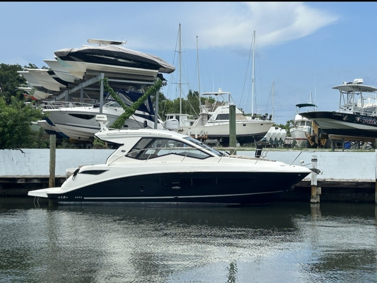 2018 Sea Ray 350 Sundancer Coupe