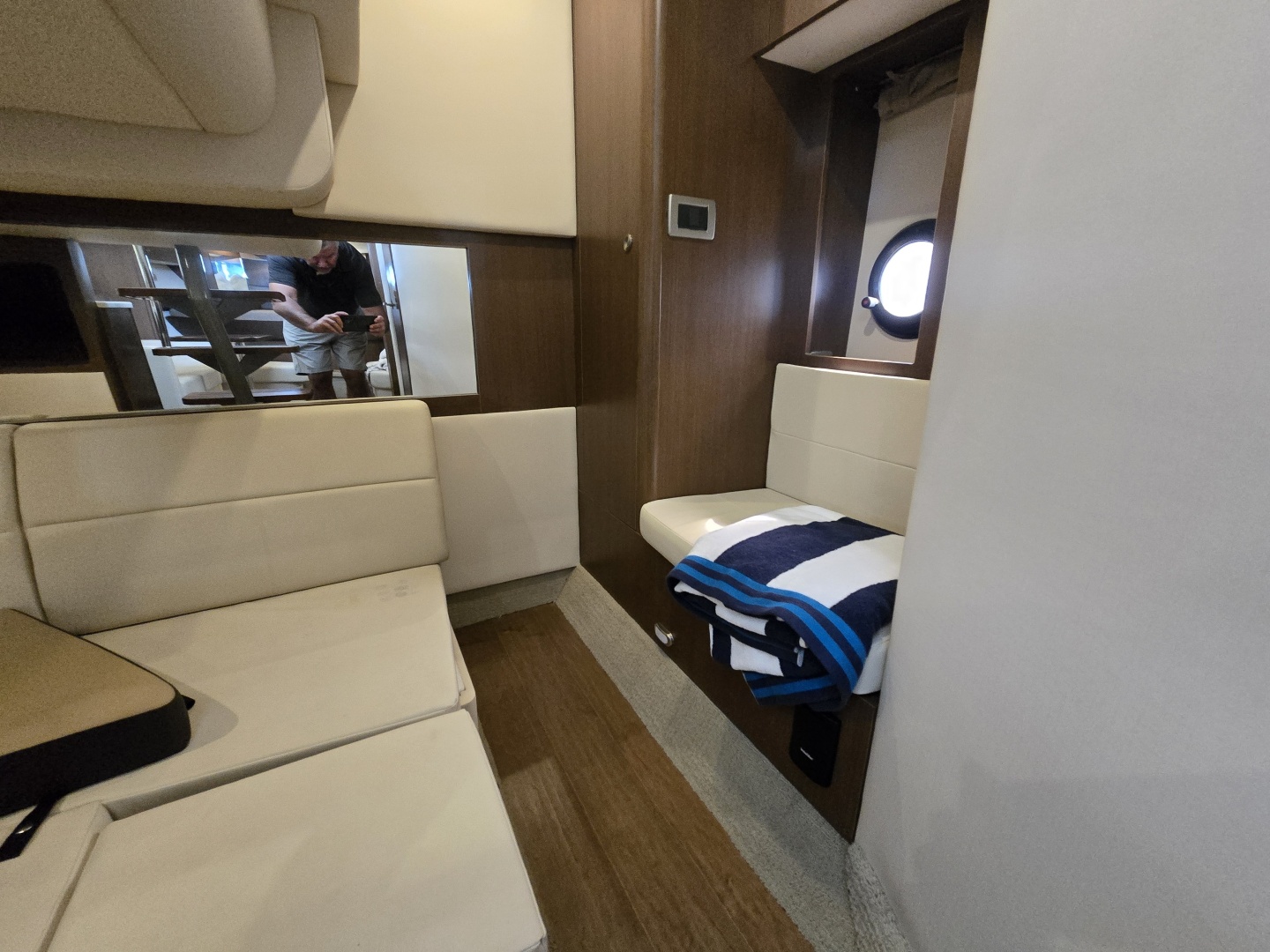 2018 Sea Ray 350 Sundancer Coupe