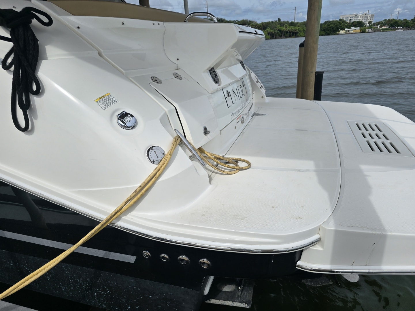 2018 Sea Ray 350 Sundancer Coupe