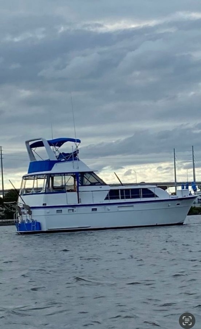 WALKING ON WATER 43ft Hatteras Yacht For Sale