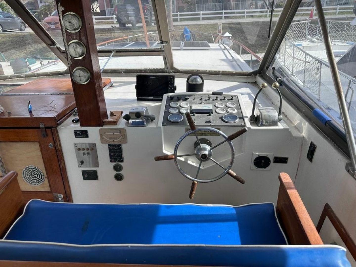 WALKING ON WATER 43ft Hatteras Yacht For Sale