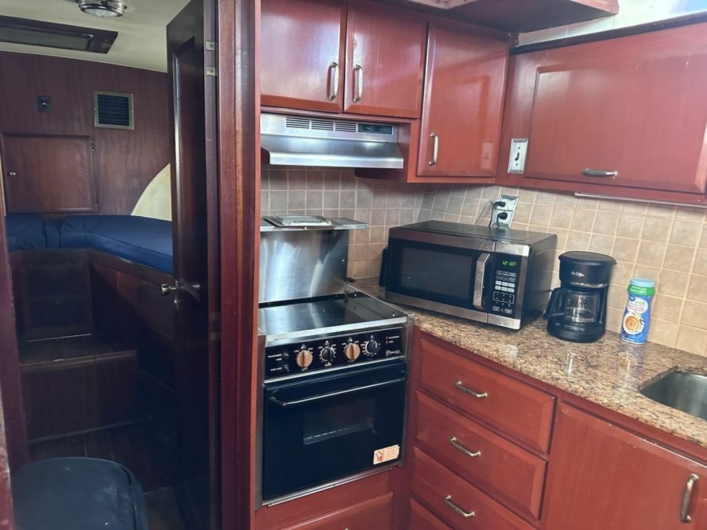 WALKING ON WATER 43ft Hatteras Yacht For Sale