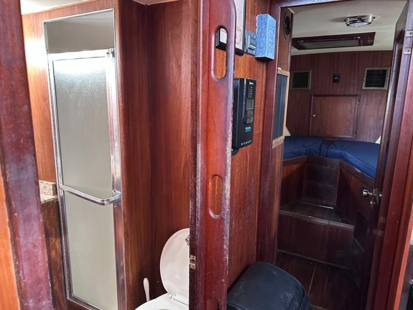 WALKING ON WATER 43ft Hatteras Yacht For Sale