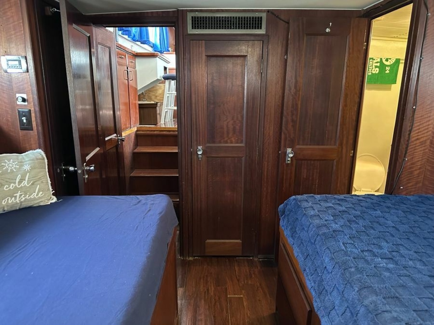 WALKING ON WATER 43ft Hatteras Yacht For Sale