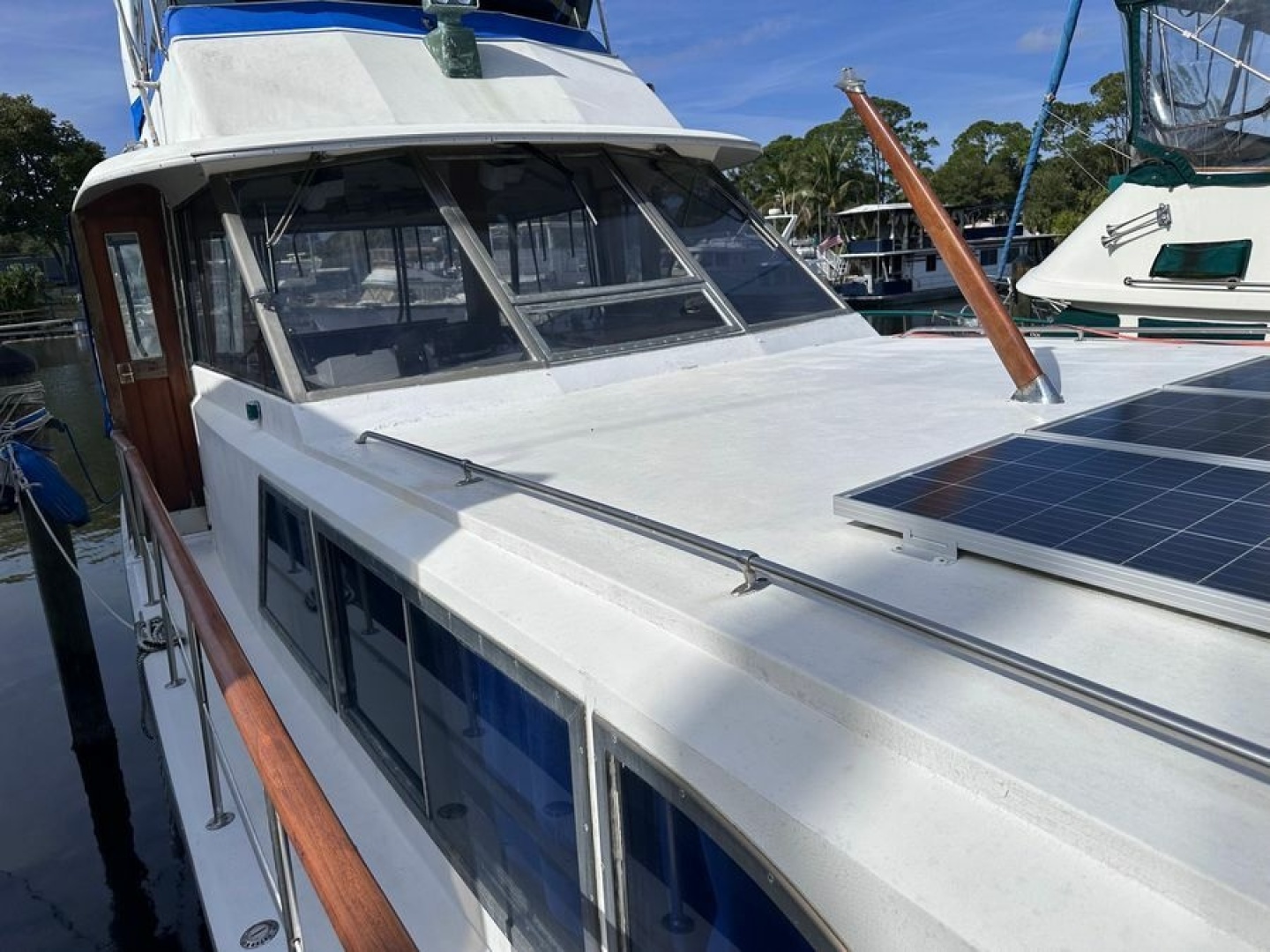 WALKING ON WATER 43ft Hatteras Yacht For Sale