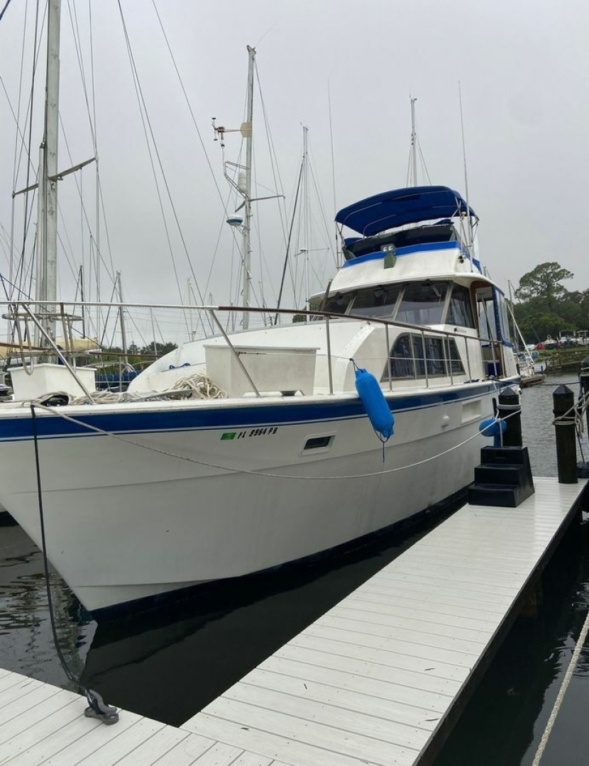 WALKING ON WATER 43ft Hatteras Yacht For Sale