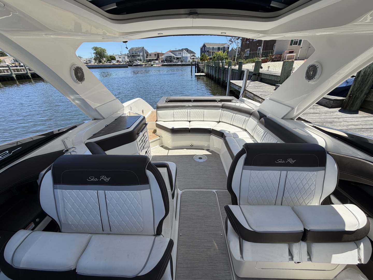 Freedom 32ft Sea Ray Yacht For Sale