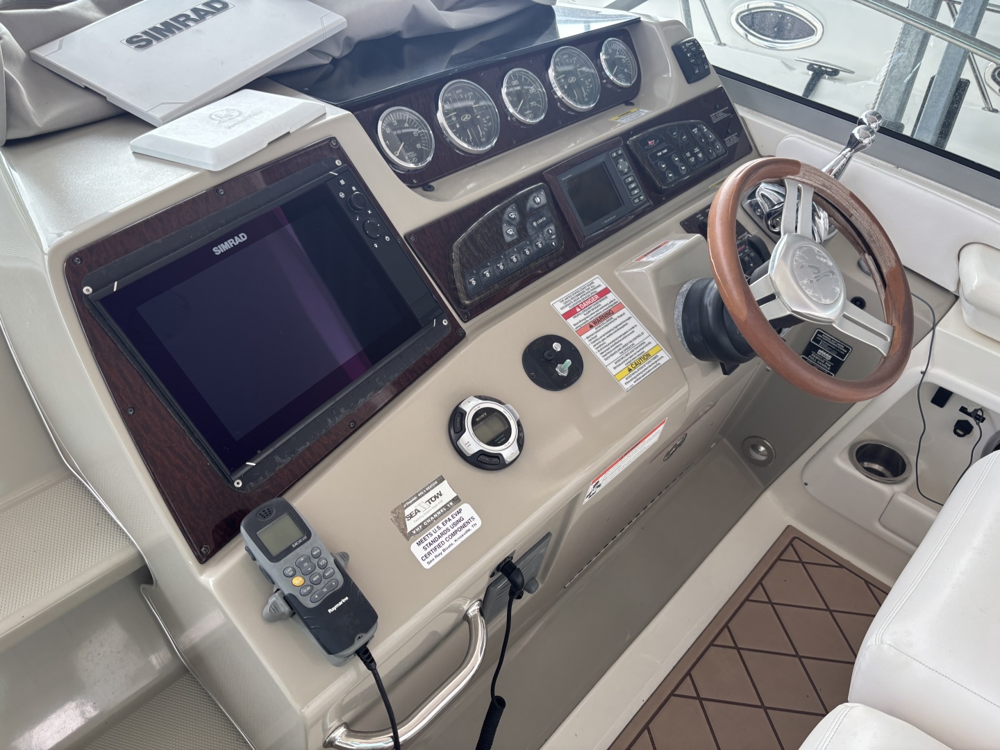 2010 Sea Ray 370 Sundancer