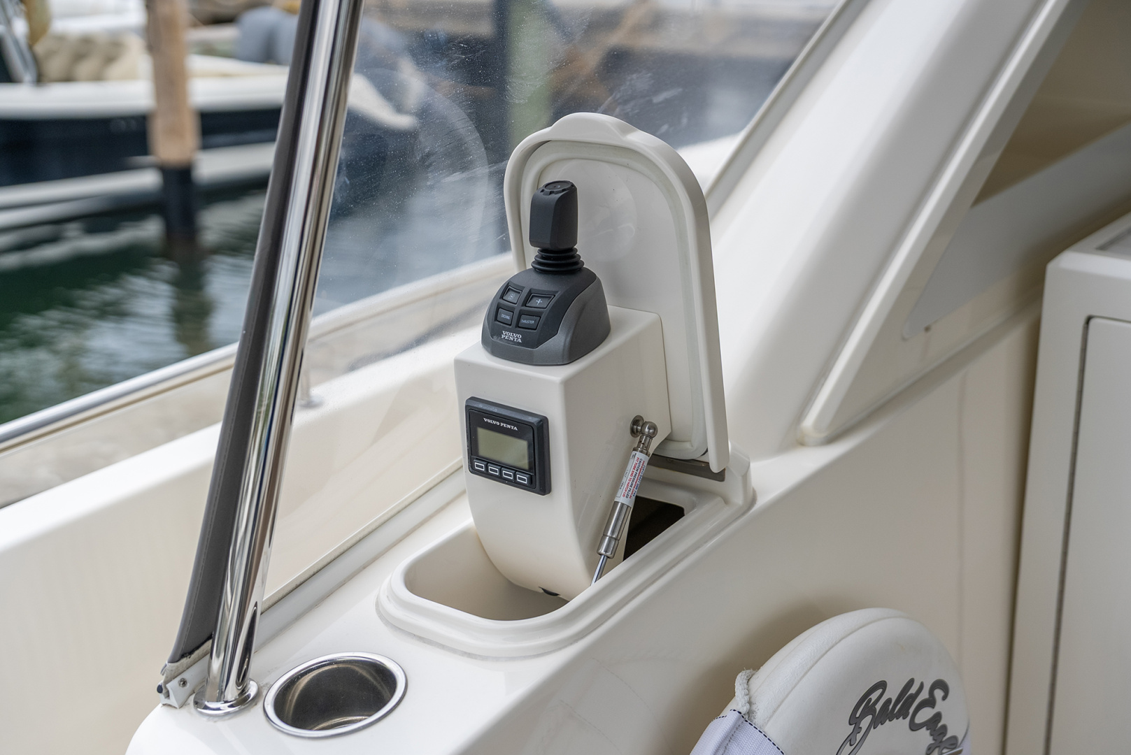 2024 Riviera 6000 SPORT YACHT