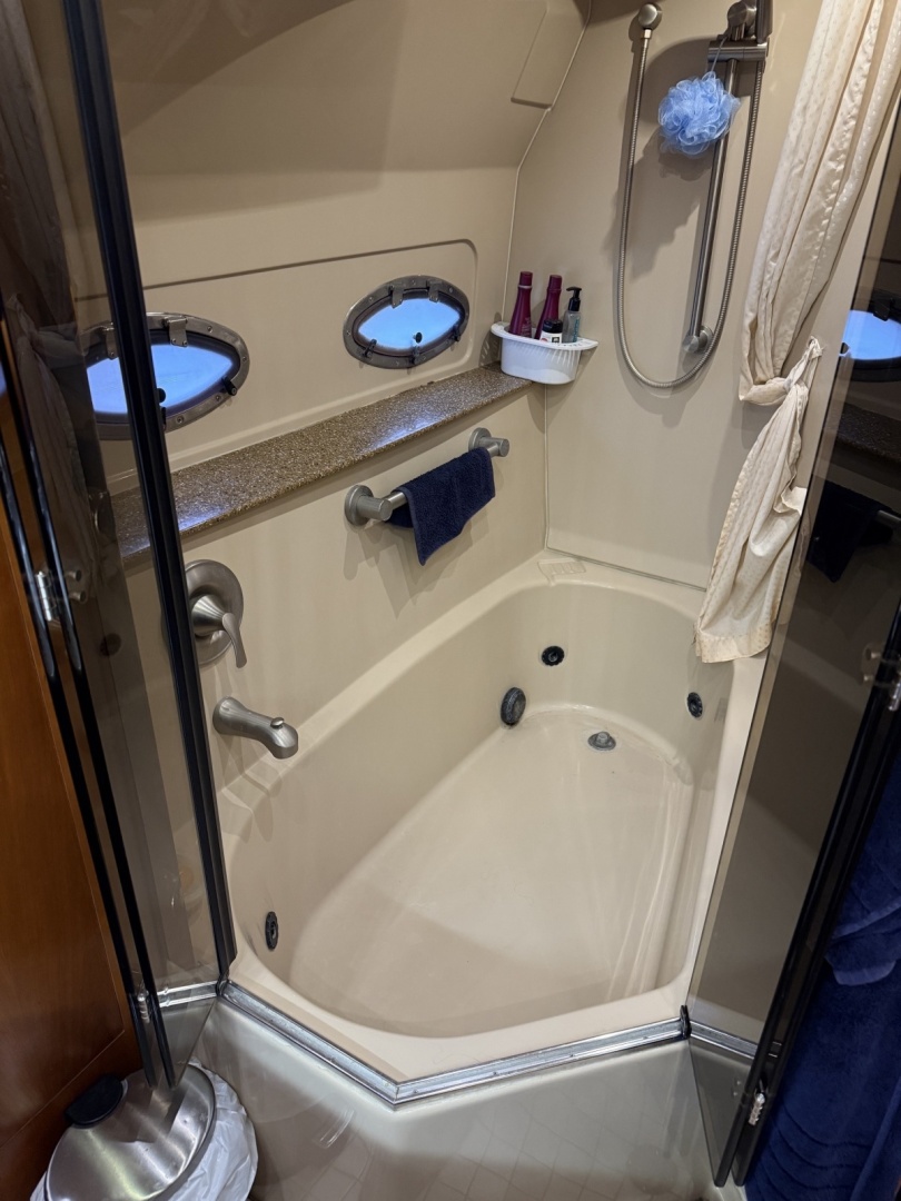 CAVU 46ft Cruisers Yachts Yacht For Sale CAVU 46ft Cruisers Yachts Yacht For Sale