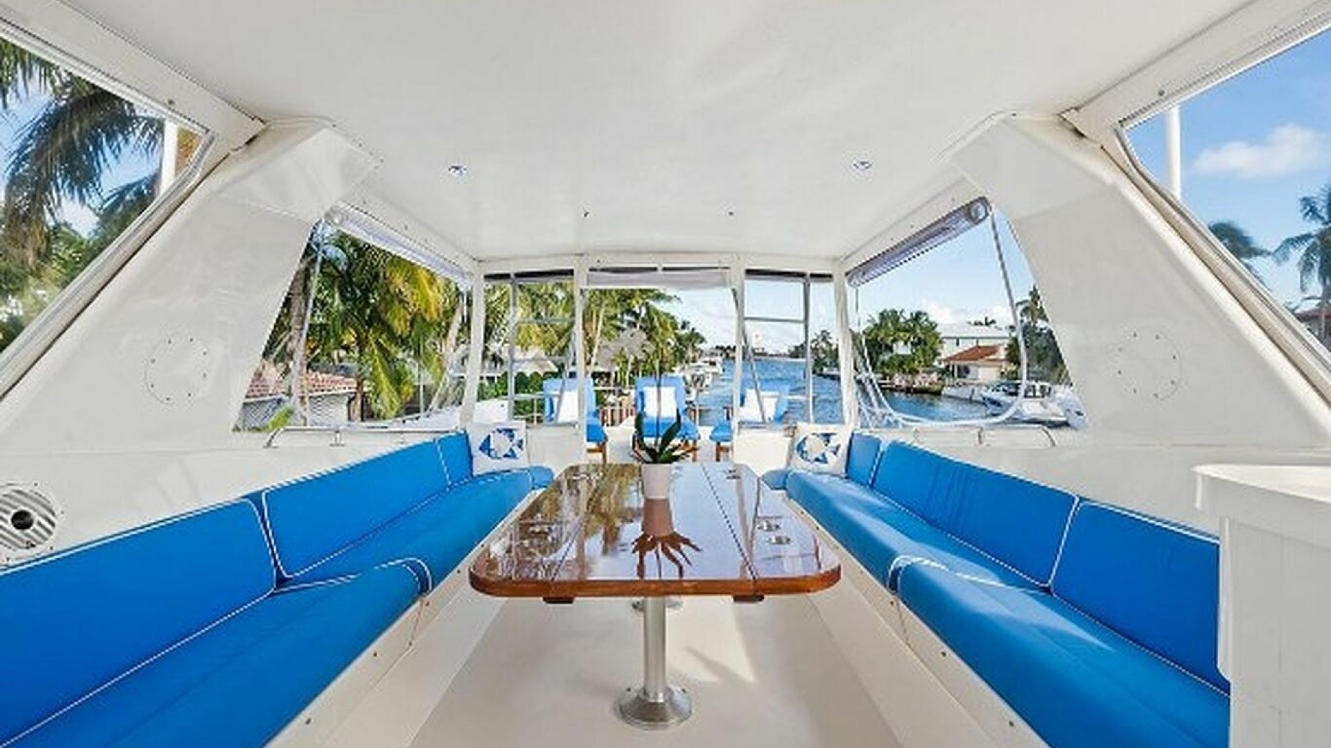 1989 Hatteras Motor Yacht