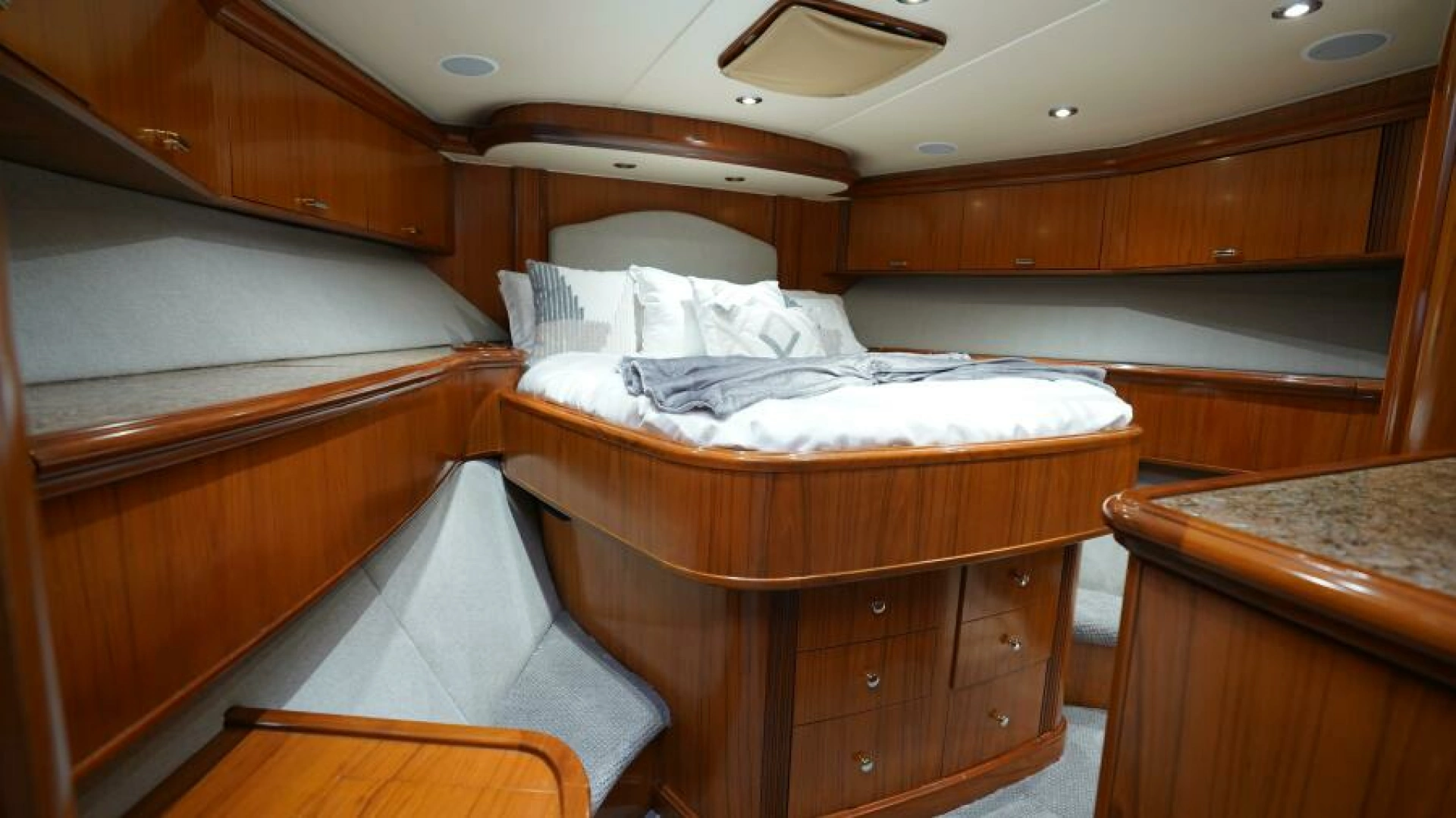 Sea Force IX Enclosed Flybridge Yacht For Sale