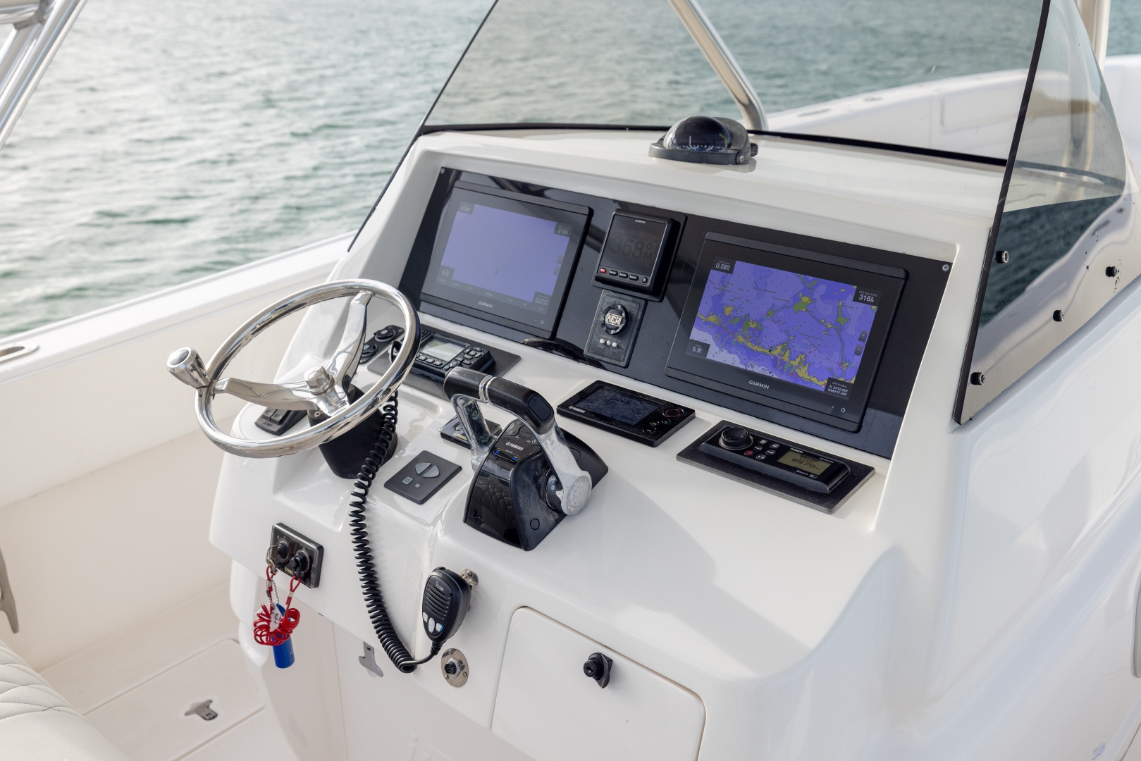 2011 Intrepid 370 Open