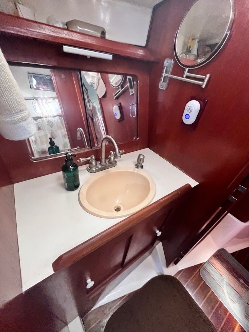 34ft Hunter Yacht For Sale