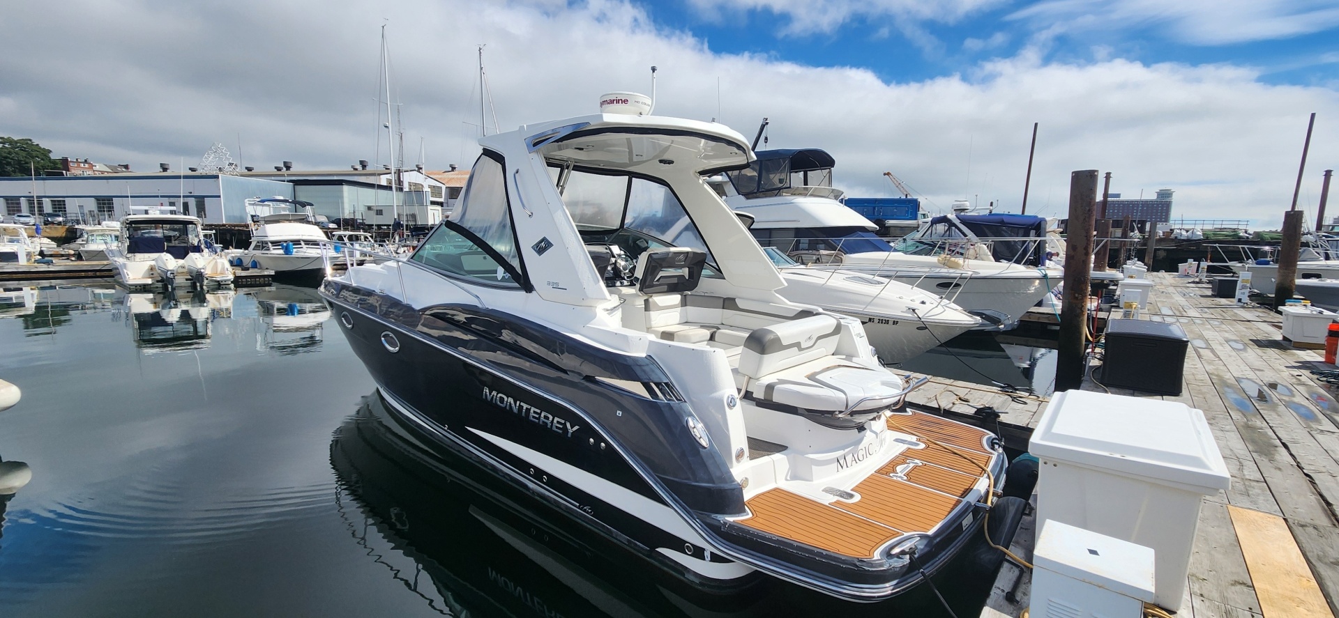 2015 Monterey 335 Sport Yacht