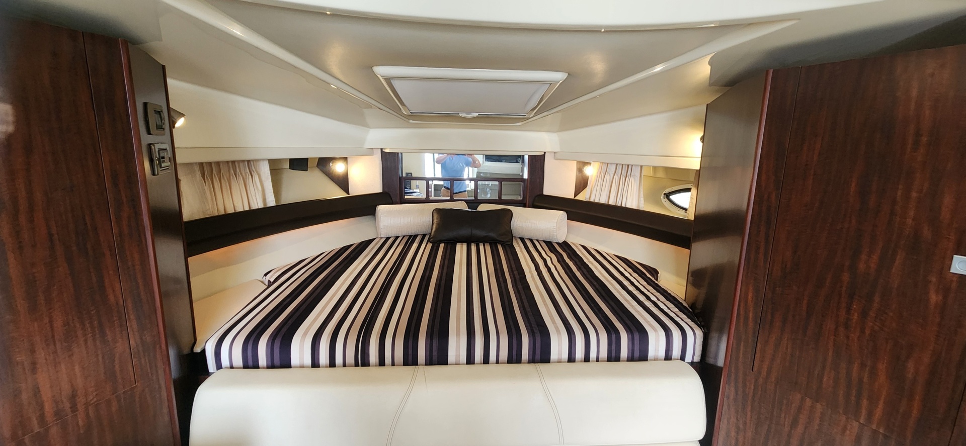 2015 Monterey 335 Sport Yacht