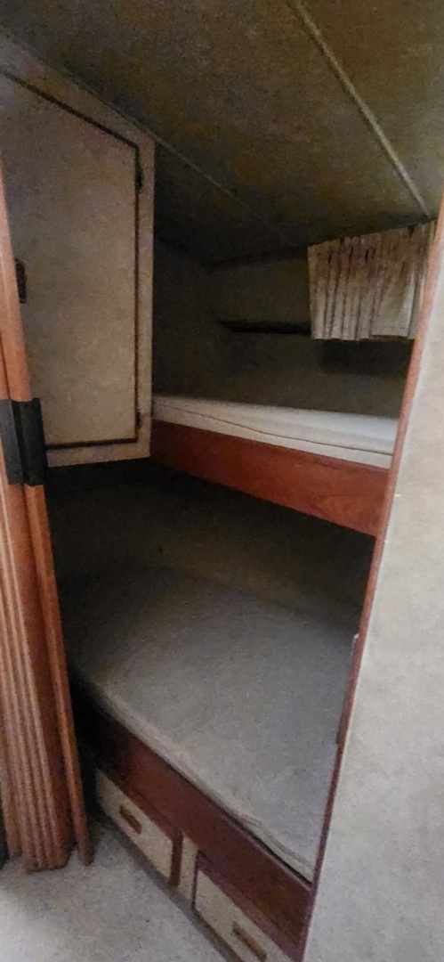 1985 Bertram Flybridge Cruiser