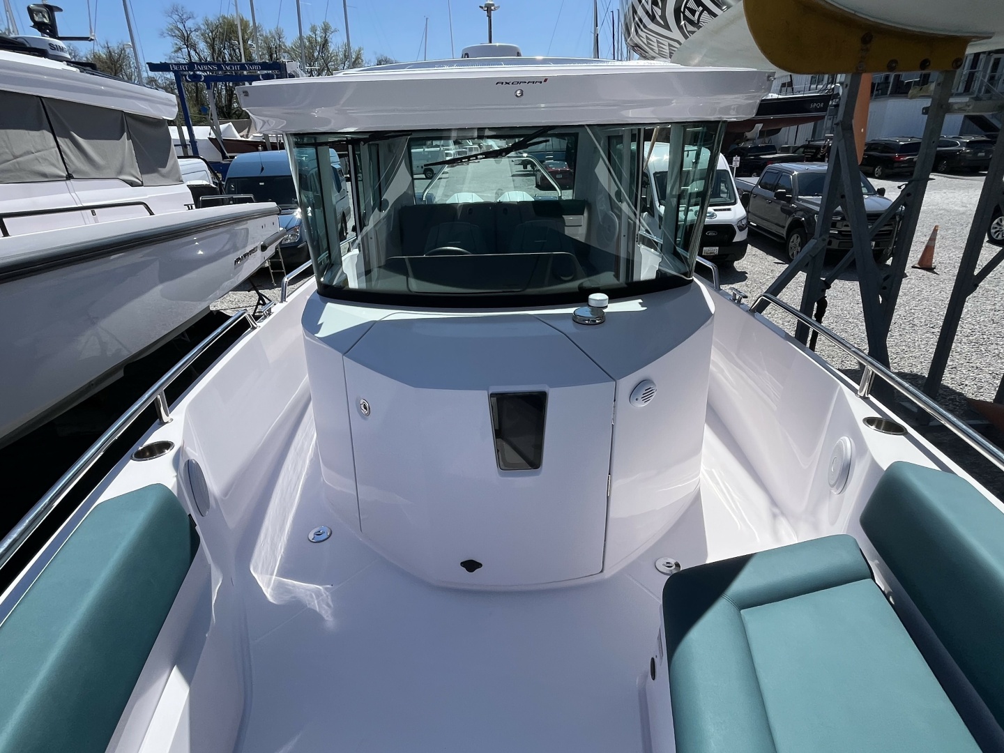 2023 Axopar 28 CABIN