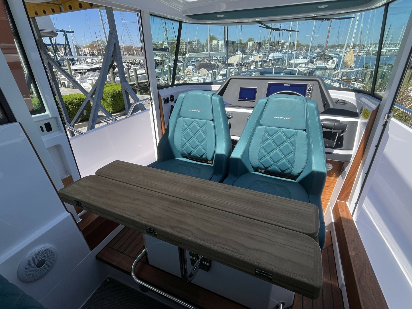 2023 Axopar 28 CABIN