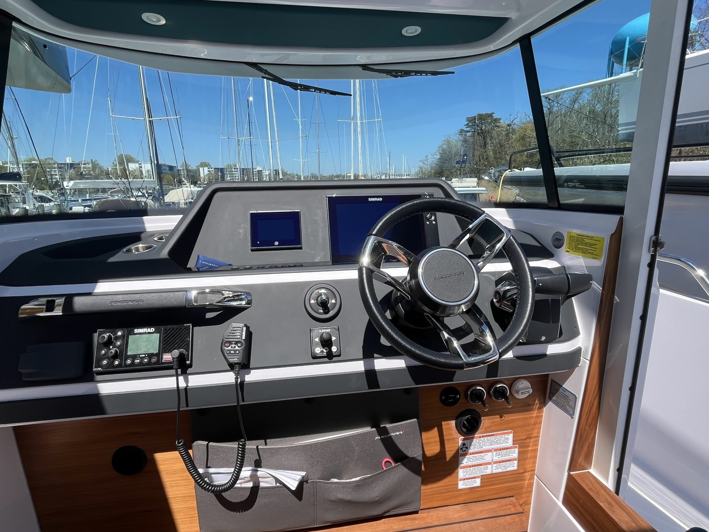 2023 Axopar 28 CABIN