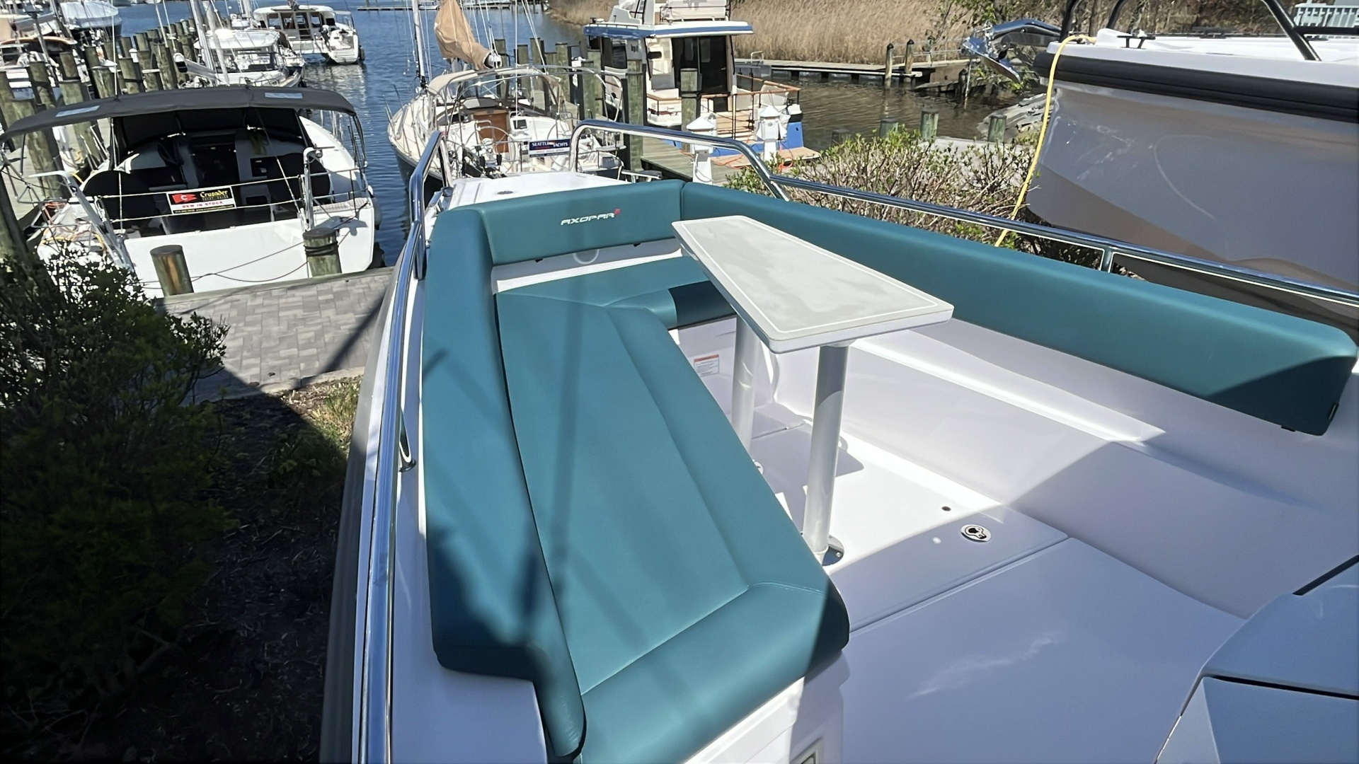 2023 Axopar 28 CABIN