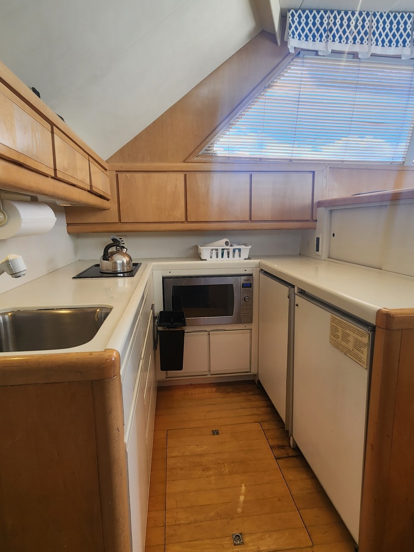 Pair of Jacks 43ft Bertram Yacht For Sale