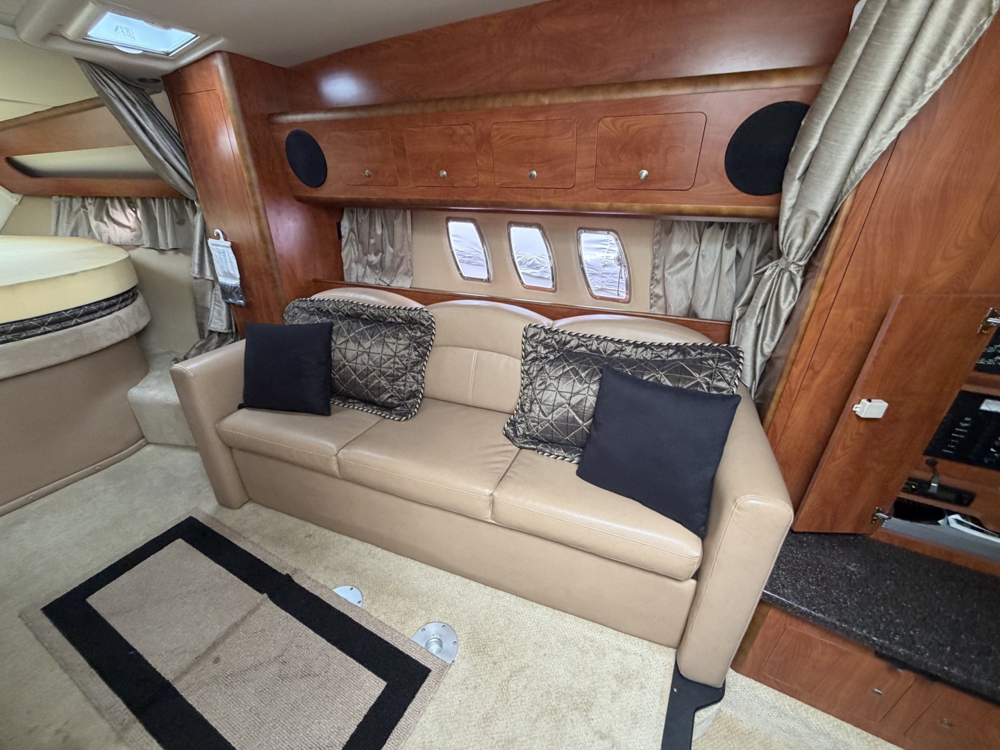 36ft Rinker Yacht For Sale
